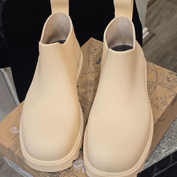 Free People High Street Water-Resistant Rain Boots - Picture 9 of 11